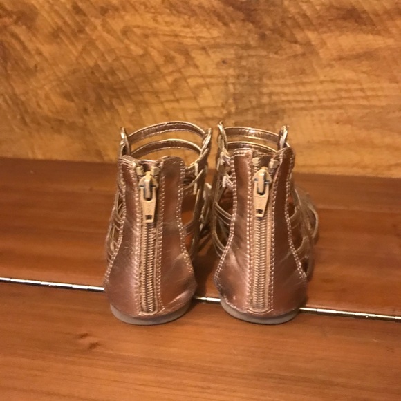 Girl’s gold sandals - Picture 5 of 5